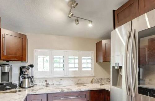 Palm Harbor Waterfront with pool & Game room - Foto 14