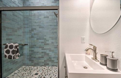 Modern Midtown Haven with Garage Mt Rose Day Trips! - Foto 18