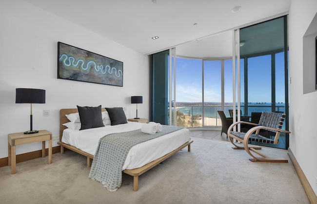 Reflection Tower Two - Foto 30