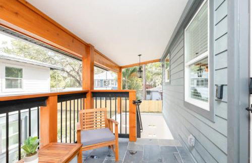 Serene Place Walk to UF Stadium Near Shands & Downtown - Foto 24