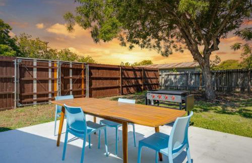 Modern 3 2 two Kings hot tub Fire pit 16min to Wine Trail Nearby Pickleball Courts Pools - Foto 2