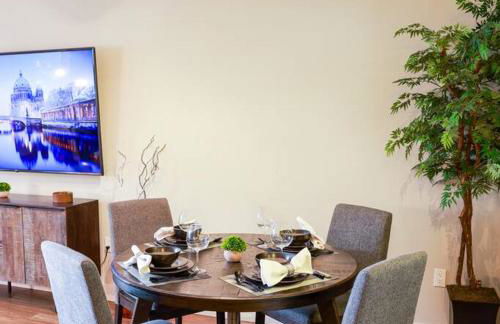 1 Bedroom XL Condo with King bed, Garden View, Parking Included - Foto 10