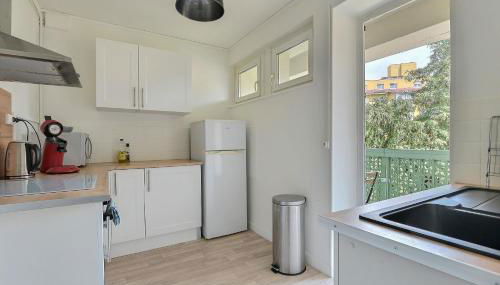 Le Dugois Belfort Centre avec Terrasse - Proche Gare - Foto 4, minibar