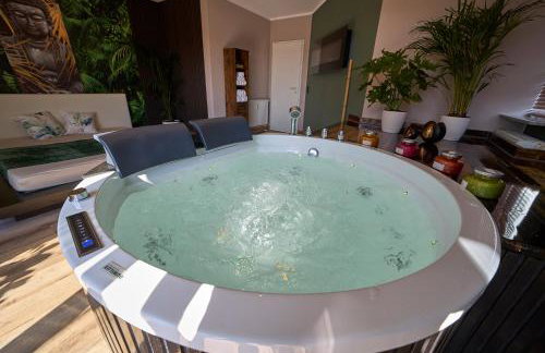 Home of spa - Photo 15