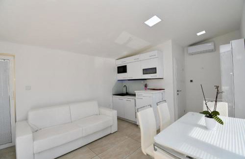 Apartments Lux with pool - Foto 57