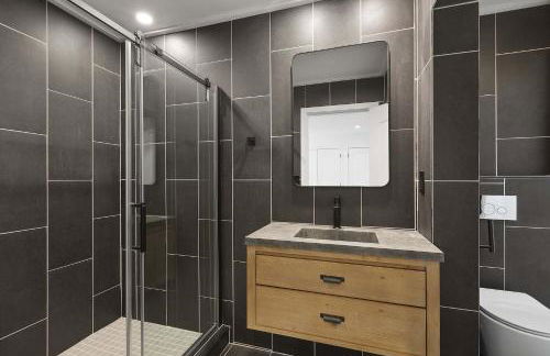 Wainscott Woods by Rove Travel - Luxe Estate with Pool - Foto 37