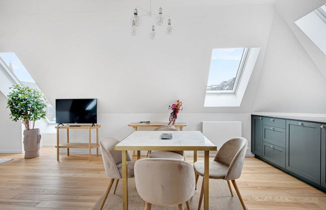 Sanders Regent Adorable 1 Bdr Apt w Terrace - Photo 15