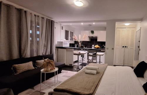 Carnet2voyages Suresnes - Proche Paris, La Défense - Foto 7