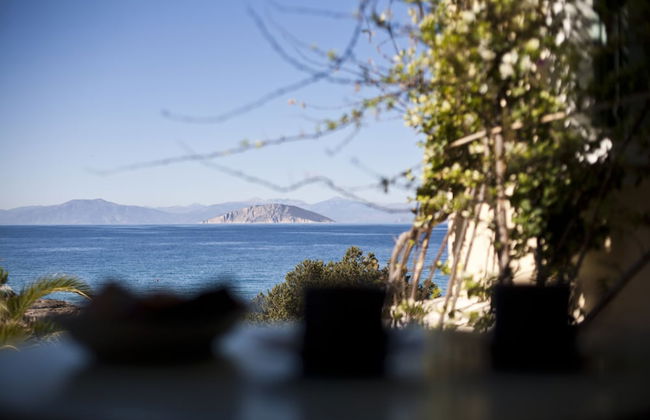 Electra Beachfront Villa - Photo 77