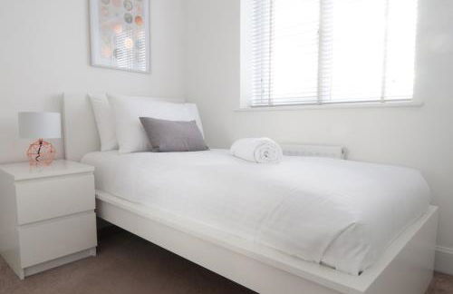 Lysander House - Modern, 4-Bed House, near Alton Towers - Foto 24