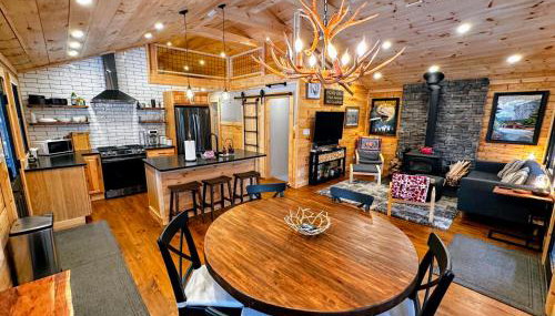 5R Cozy log chalet in fantastic location. Ski, snowshoe, fish, explore! AC, pet friendly! - Foto 4