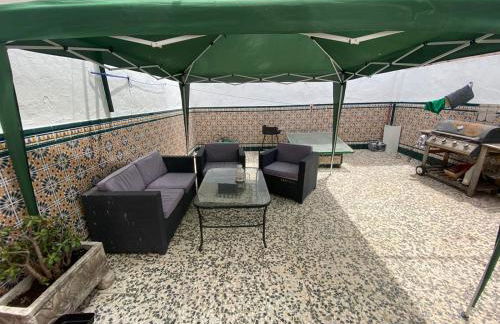 CASA REFORMADA CON TERRAZA/WIFI/AIRE ACONDICIONADO - Foto 1