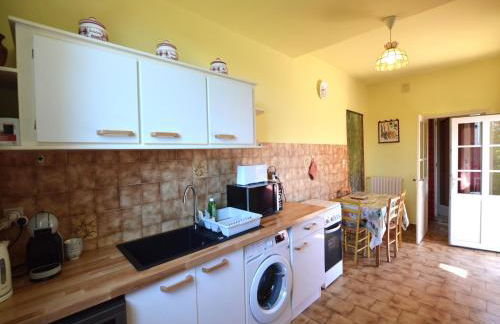 Historic Tower Home in Brignac - Foto 9