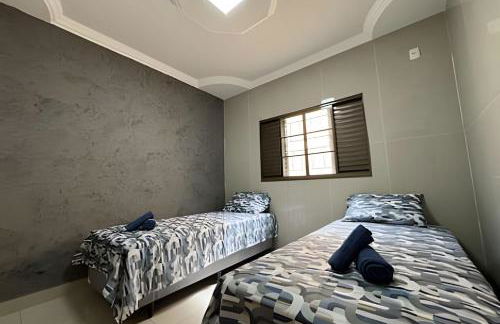 Espaçosa casa próxima ao Centro - Foto 12