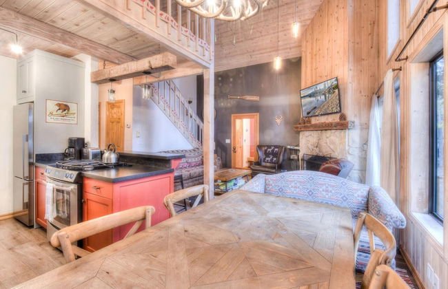 Relax at Rustic Tahoe Charm Minutes to Lake - Foto 24