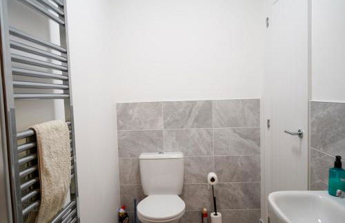 A1M Hampton Height New Entire 4bed House PE7 8SN - Foto 17