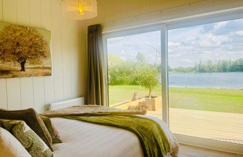 Phoenix Lodge - Luxury 2 ensuite bedrooms, lakeside views - Foto 7
