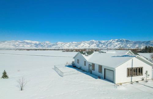 Mountain View Home w/Hot Tub - Close to Downtown! - Foto 28