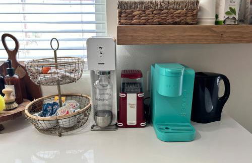 Serene Modern Home Backdoor with great WiFi, games, movies, patio seating and bbq Easy Access to North Joshua Tree National Park in 10 minutes - Foto 40