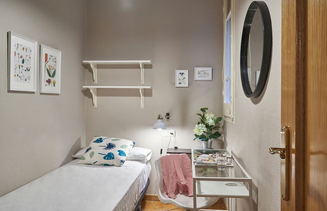 BeBarceloner Sants Apartments - Photo 8