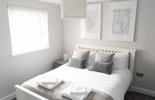 Lovely, comfortable 2-bed Braehead - free parking - Pass the Keys - Foto 13