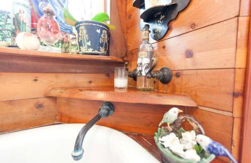 Antique Indonesian Teakwood Cottage for a Romantic Getaway in Petaluma, California - Foto 18