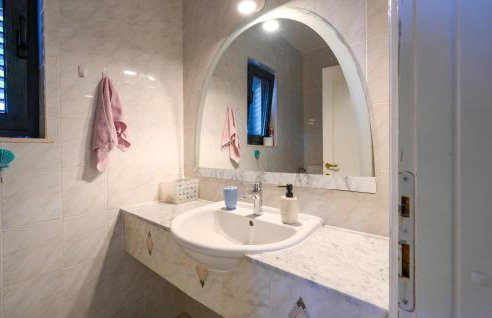 Beautiful Apartment In Klek With Wifi - Photo 23