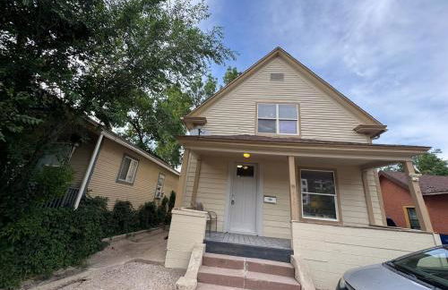 Downtown, 5-bed, 3-bath, 3-level - Foto 25