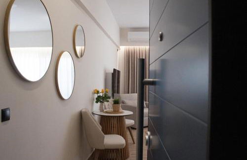 Rafina's PARADISE VIEW!!Walking access to the Port!!! Amazing Seaview!!!Steps from the Beach, 2 min walk!!WIFI 300Mbps! The Lux Seaside Retreat! - Foto 19