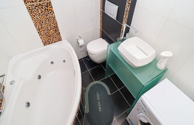 Luxurious 4-bedroom Villa With Private Pool in Kassandra, Halkidiki - Photo 22