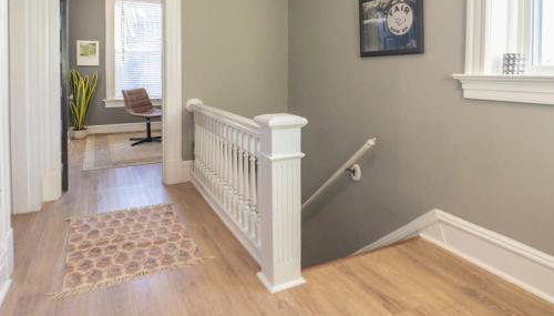 2BR with Workspaces & Deck ABODEbucks - Foto 4