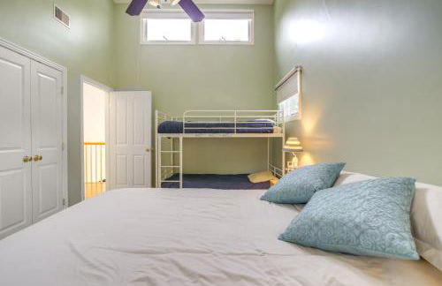 Plymouth Getaway with Private Lake Beach and Kayaks! - Foto 15