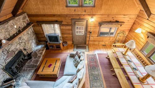 Log Cabin w Loft, Hot Tub, Deck, Fire Pit, & WiFi - Foto 4