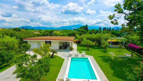 VILLA LA BOUGANVILLEA - Countryside Villa with Private Pool, Surrounded by Nature in VELLETRI - LAZIO - Foto 5, Garden, sunbed