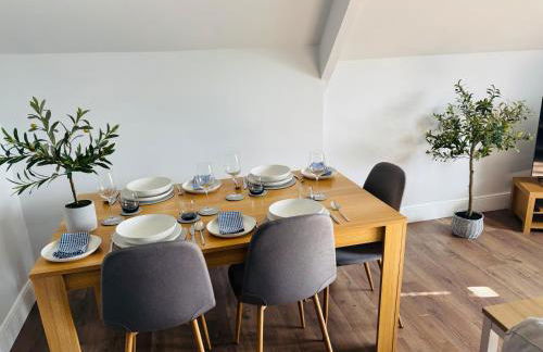 Ideal Contractor Business & Family Friendly 2-Bed Apartment Quiet & Spotless with Fast WiFi Large Screen Smart TV - Foto 8