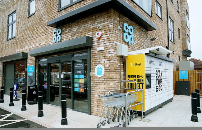 Luxury Manchester Apartment - Pink - Photo 16