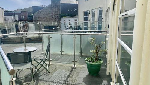 Waterside apartment, central Falmouth, Vi-spring king bed, gated parking - Foto 4