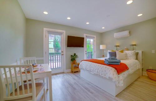 Walk to Festival of Lights Cozy Couples Retreat - Foto 7