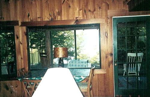Nestled Camping Cabin Rental Overlooking Lake near Glens Falls, New York - Foto 4