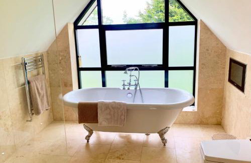 Luxury 5 Bed All En-Suite Cinema Room - Foto 10