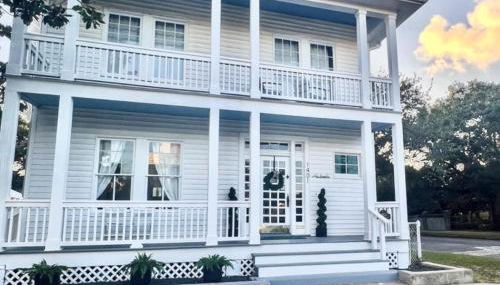 White Magnolia - Bakery Treats, Walk to Beach, Strand, Cruise, Pleasure Pier - Foto 1