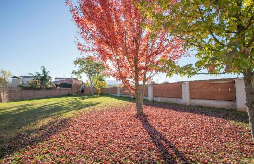 Chalet con jardín, piscina y barbacoa en Logroño - Foto 5