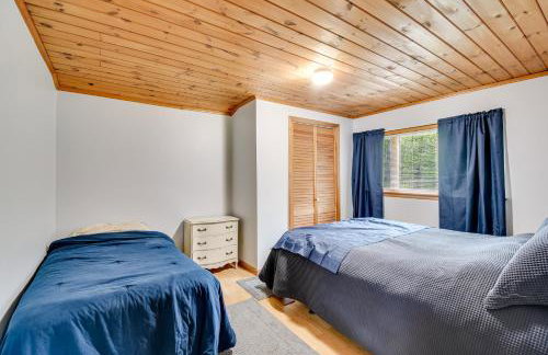 Fishing Pond and Spacious Yard Quiet Home in Sodus! - Foto 14