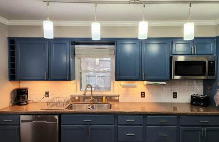 Large Cozy House Near NexusPark Air Hockey - Foto 8