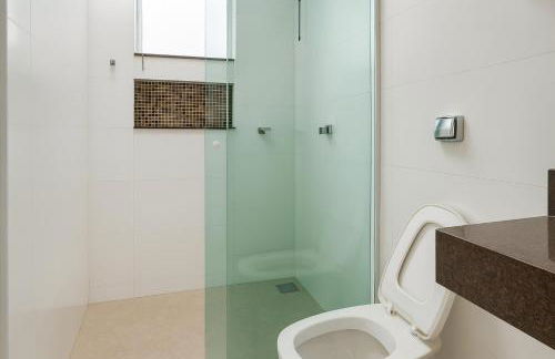 Suíte com Vista para o Lago em Capitólio em Escarpas do Lago - Foto 8