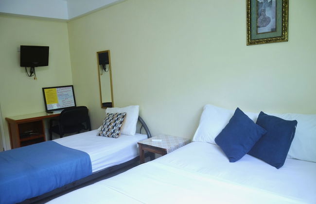 Louislyn Apartments - Photo 15