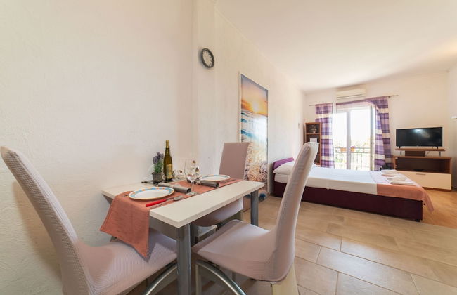 Tranquil and Stylish Apartment Kastel Novi - Photo 5