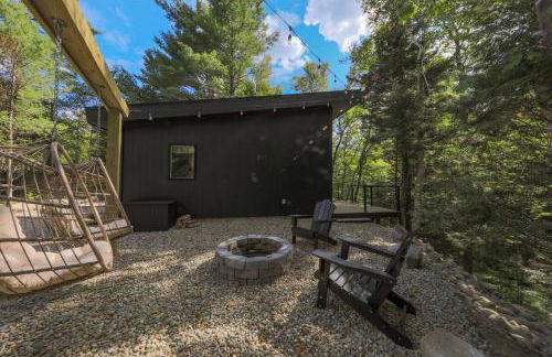 Cozy Luxury Cabin w Hot Tub, Fire Pit, King Bed - Foto 57