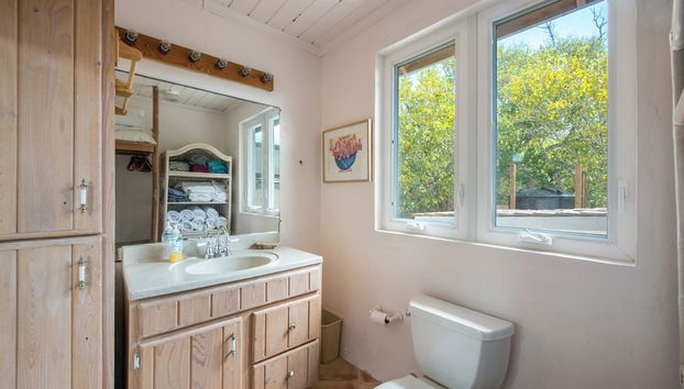 Pink Sands Retreat: Secluded Estate With Pool - Foto 5, Baño