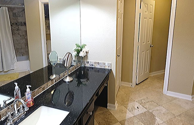 4Bdrm 2Bath 5Beds - NRG Rodeo - Big Home - Foto 13